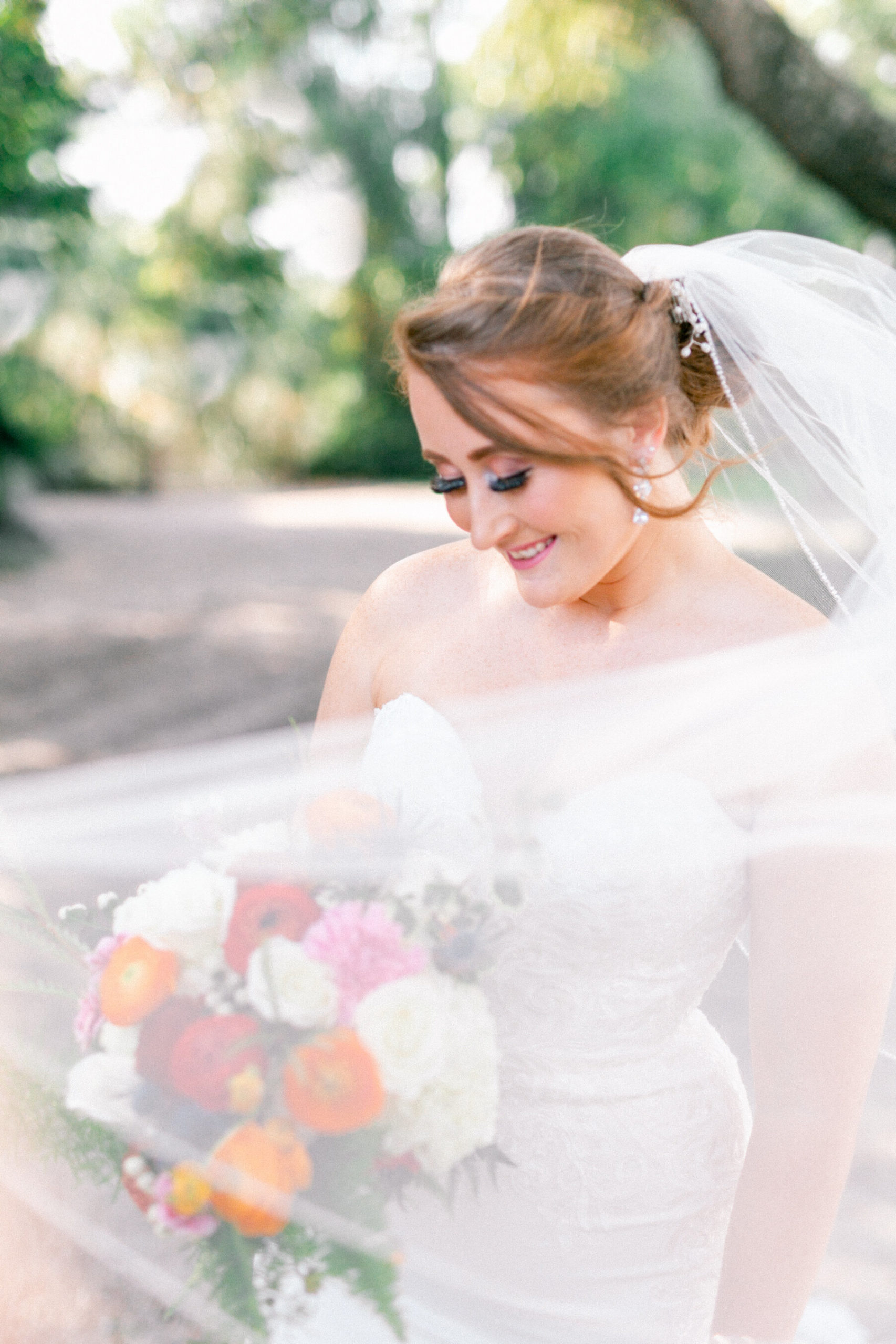 Stunning Charleston bride in a timeless Southern wedding.