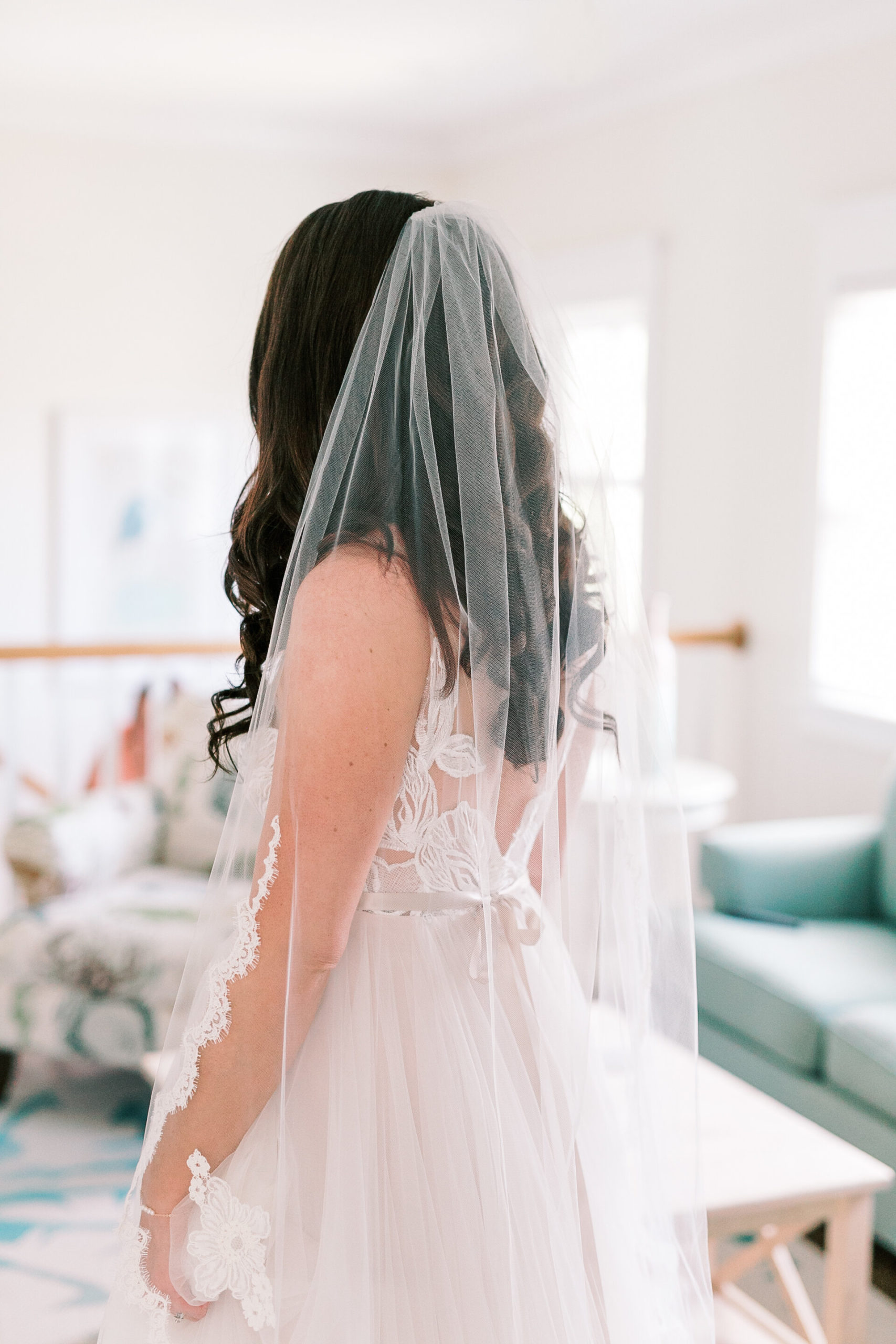 Stunning lace veil bridal inspiration for southern wedding