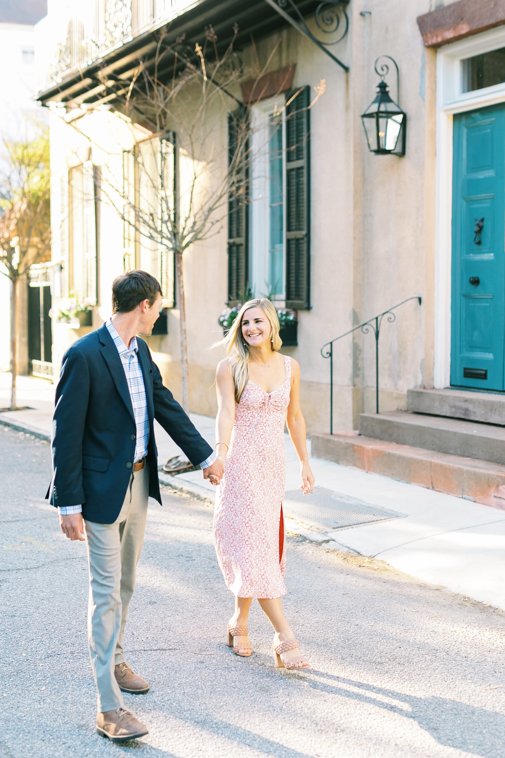 Engaged couple in historic Charleston, SC take engagement portraits