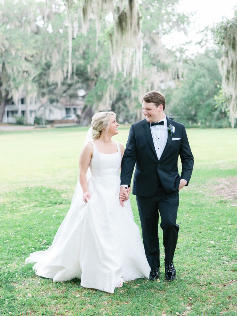 Wedding photos for bride and groom in Beaufort SC