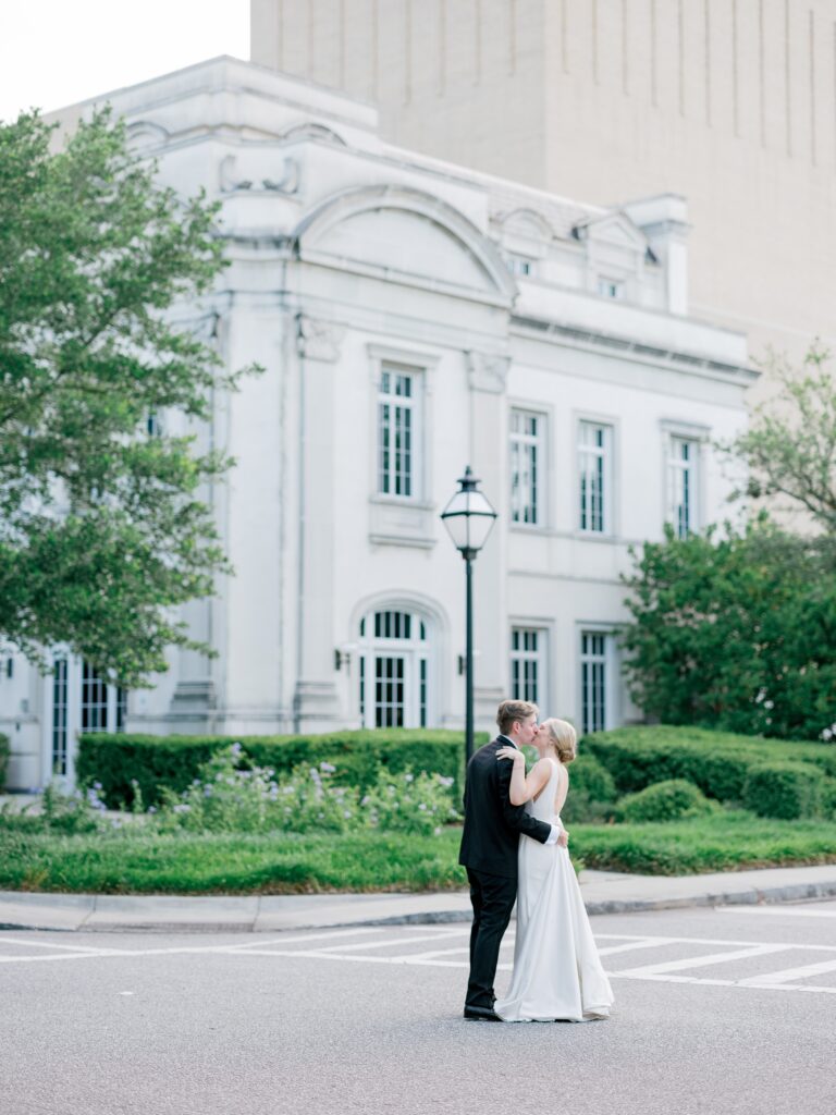 Couples portraits outdoors near Gadsden House Charleston SC