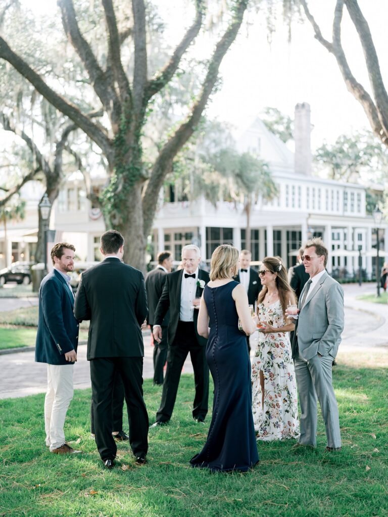 Cocktail hour during a Montage Palmetto Bluff wedding