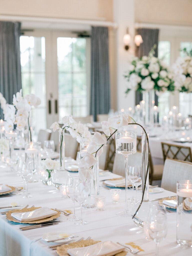 Elegant wedding tablescape in the Oak Ballroom at Montage Palmetto Bluff